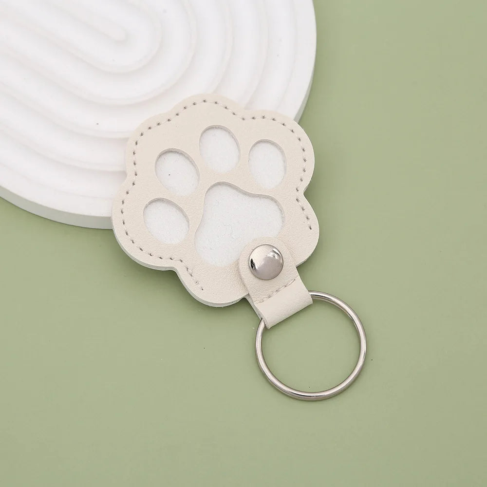 Dog Hair Collector Keychain Leather Pet Memorial Keepsake for Dogs and Cats, Fur Storage Pendant Charm Gift Keychain