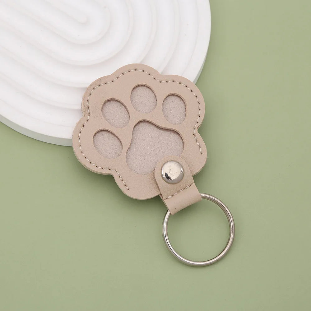 Dog Hair Collector Keychain Leather Pet Memorial Keepsake for Dogs and Cats, Fur Storage Pendant Charm Gift Keychain