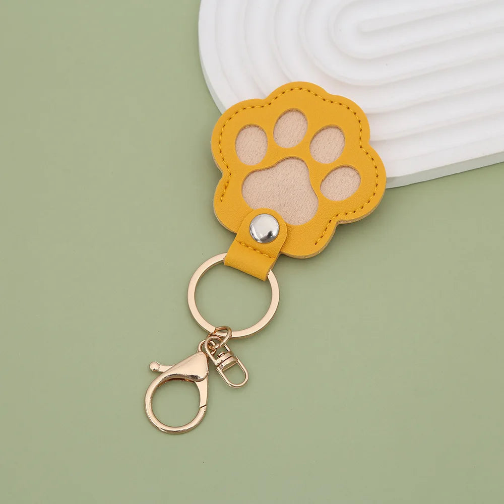 Dog Hair Collector Keychain Leather Pet Memorial Keepsake for Dogs and Cats, Fur Storage Pendant Charm Gift Keychain