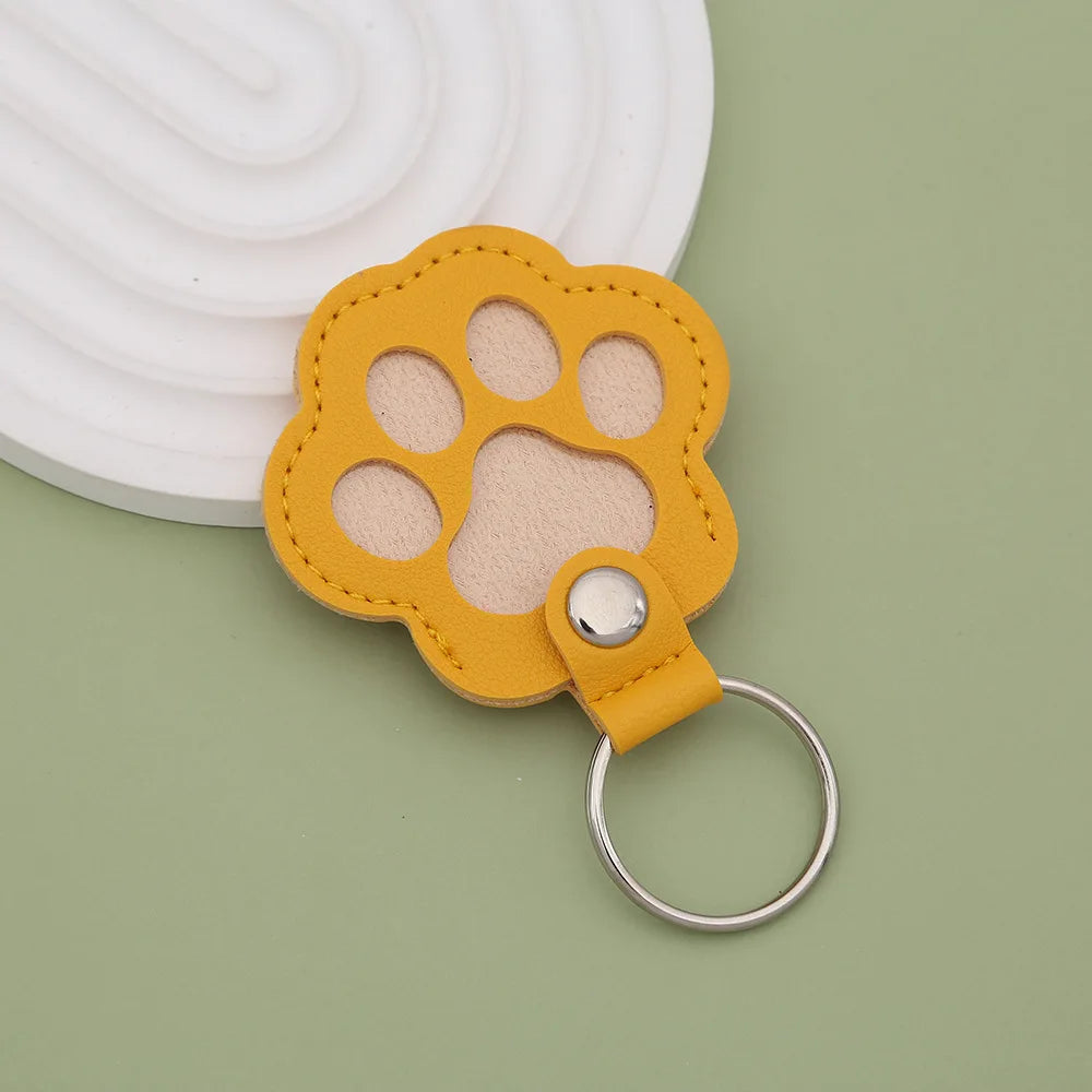 Dog Hair Collector Keychain Leather Pet Memorial Keepsake for Dogs and Cats, Fur Storage Pendant Charm Gift Keychain